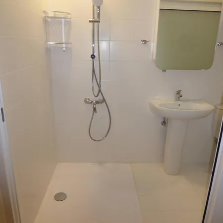 Seaview Ground Floor Flat In Zebbug *