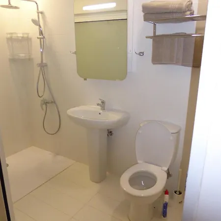 Seaview Ground Floor Flat In Zebbug *